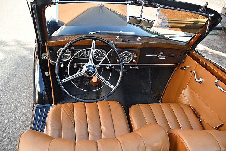 Mercedes 220 Cabriolet B_09(1)